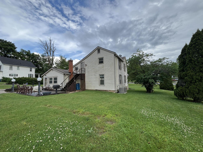 Listing Image 4