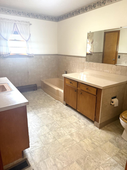 Listing Image 5