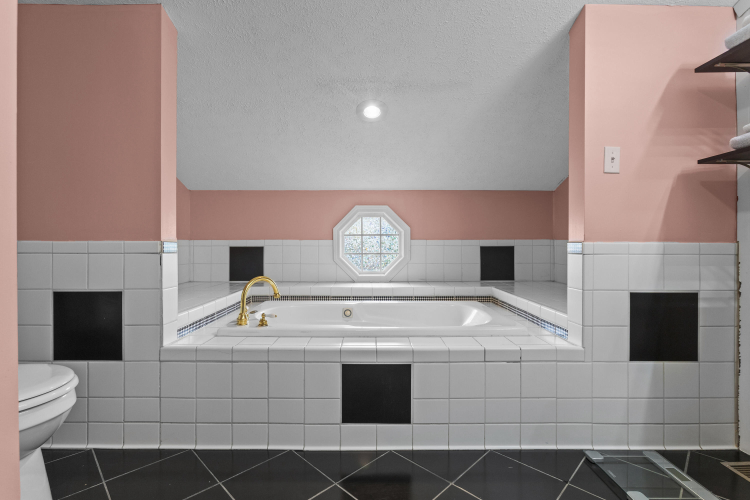 Listing Image 30