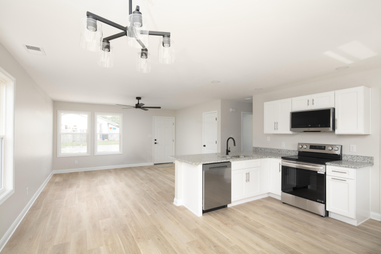 Listing Image 5