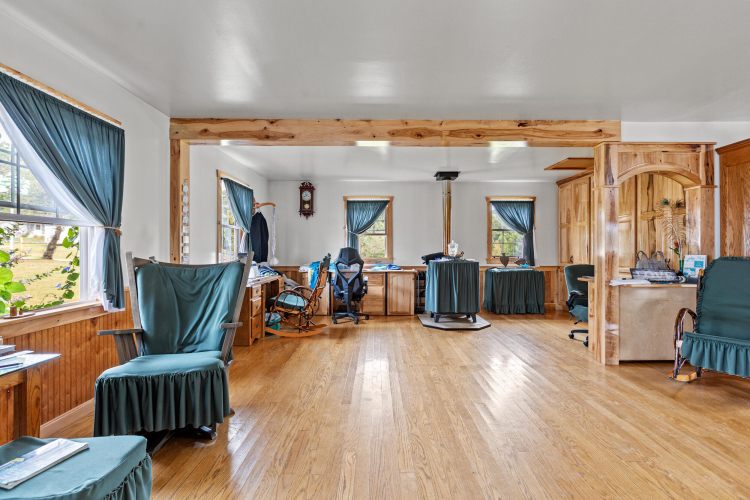 Listing Image 20
