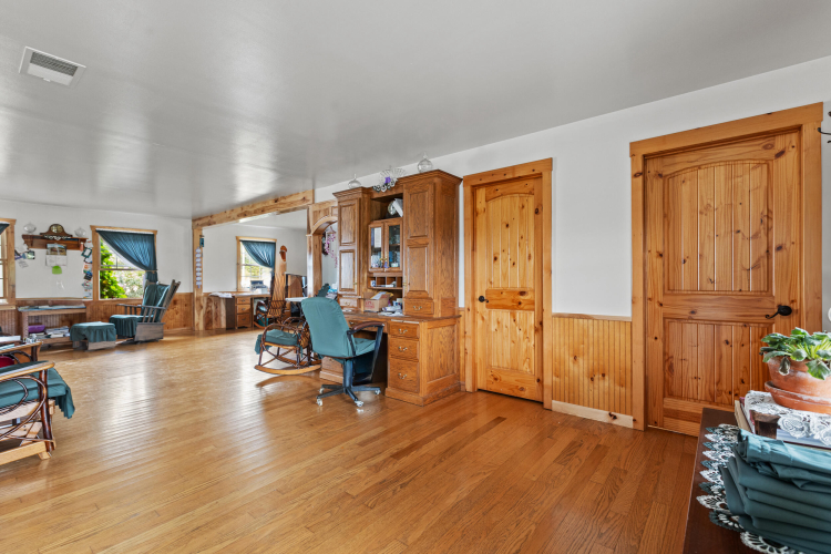 Listing Image 25