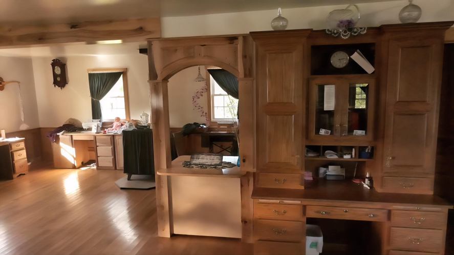 Listing Image 4