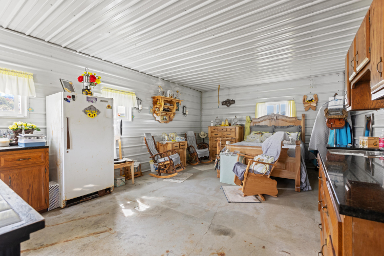 Listing Image 70