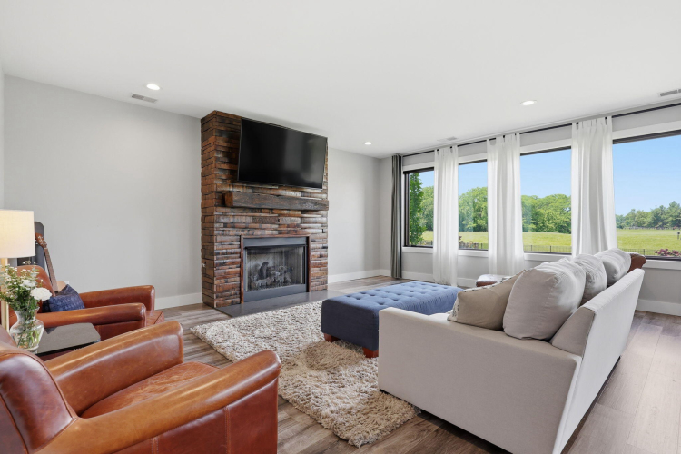 Listing Image 169