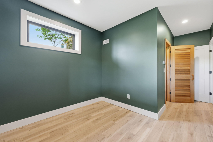 Listing Image 181