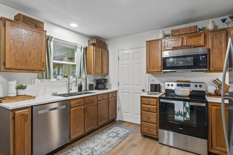 Listing Image 10