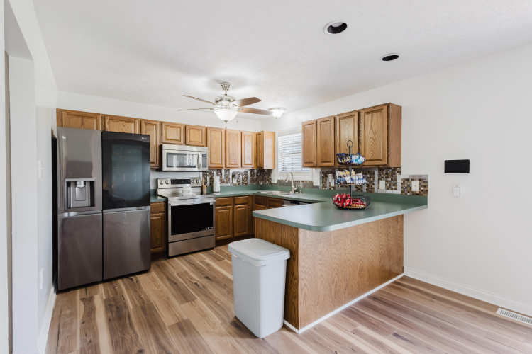 Listing Image 7
