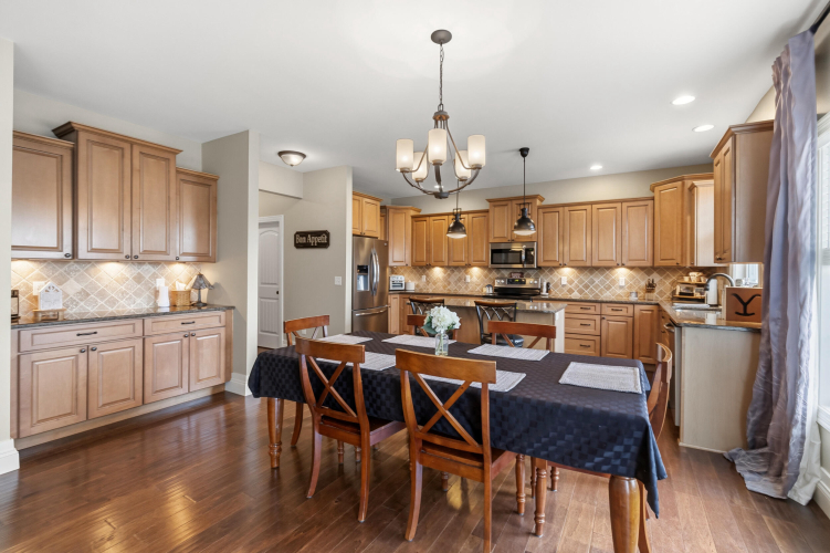 Listing Image 13