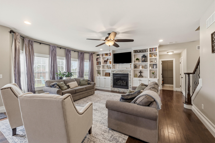Listing Image 10