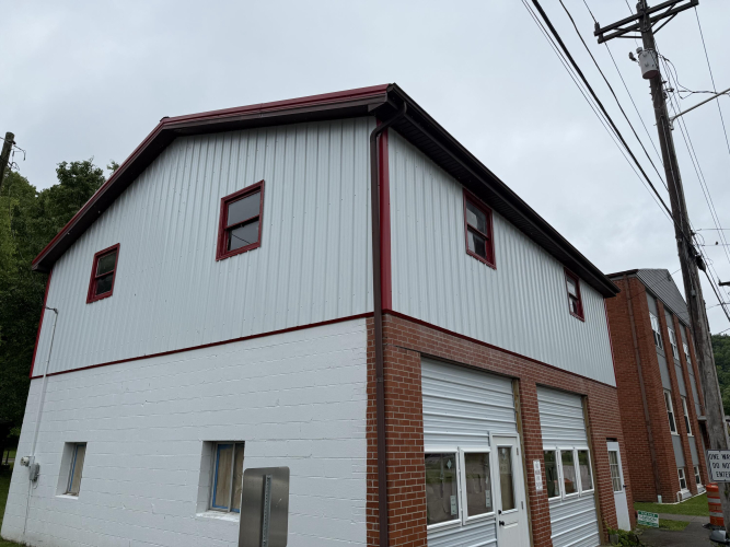 Listing Image 4