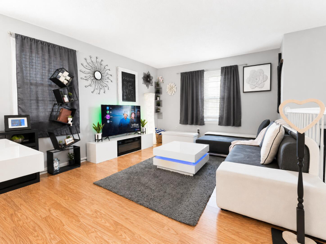 Listing Image 5