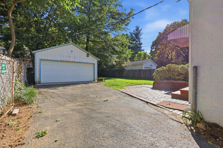 Listing Image 48
