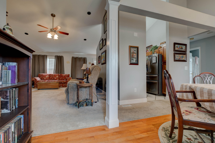 Listing Image 8