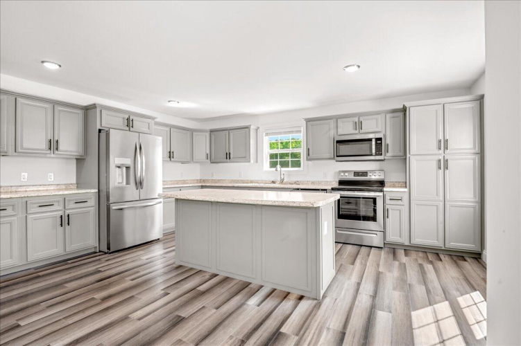 Listing Image 15