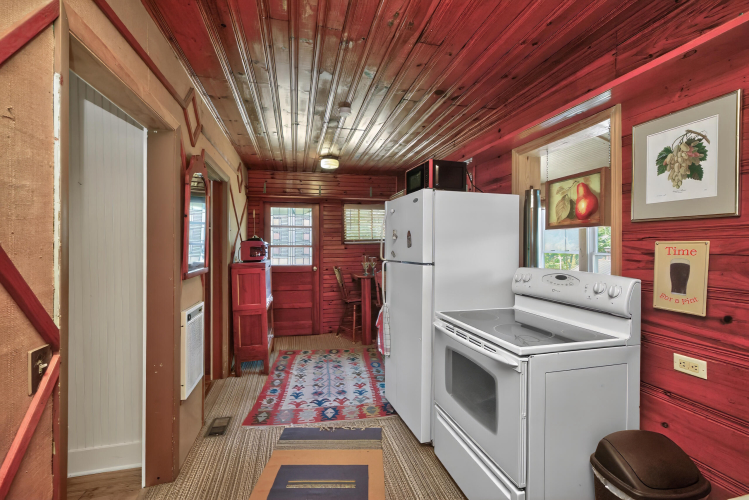 Listing Image 12