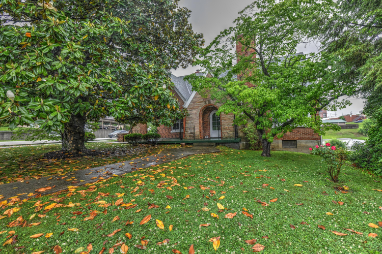Listing Image 4