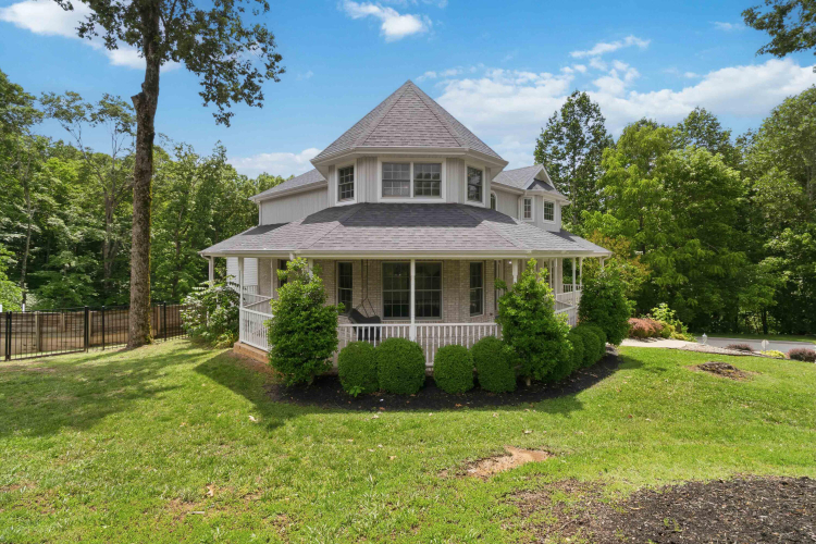 Listing Image 4