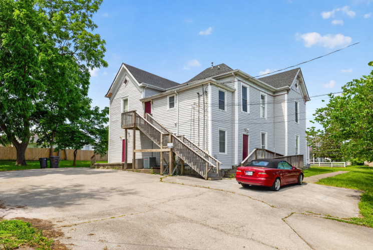 Listing Image 3