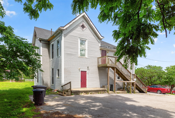 Listing Image 4