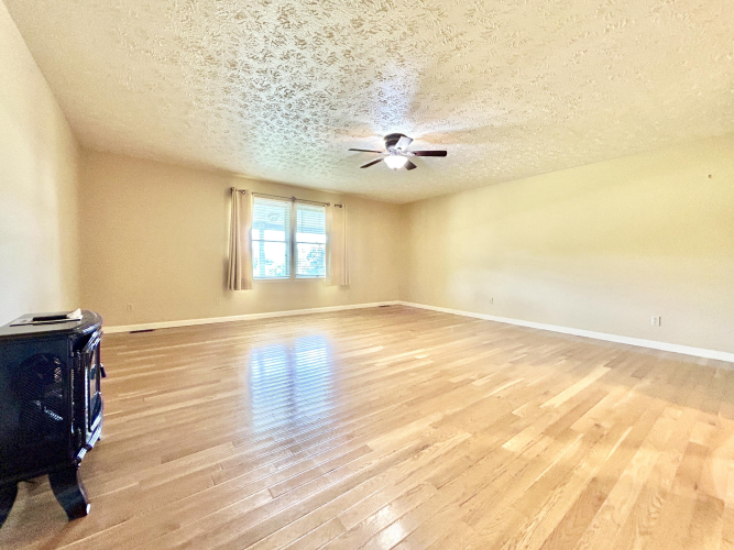 Listing Image 58