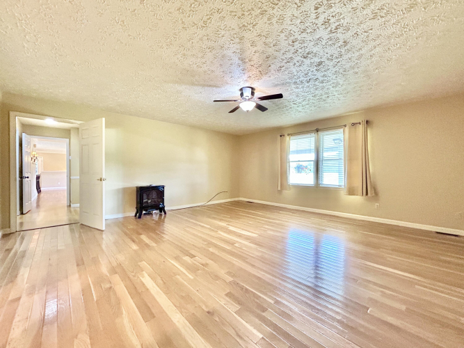Listing Image 59