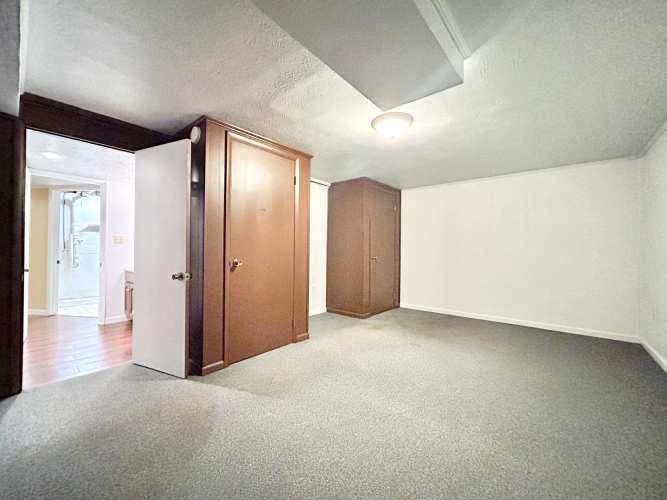 Listing Image 77