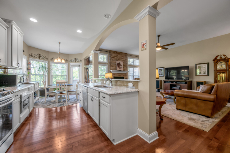 Listing Image 13