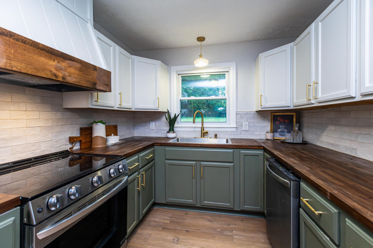 Listing Image 11