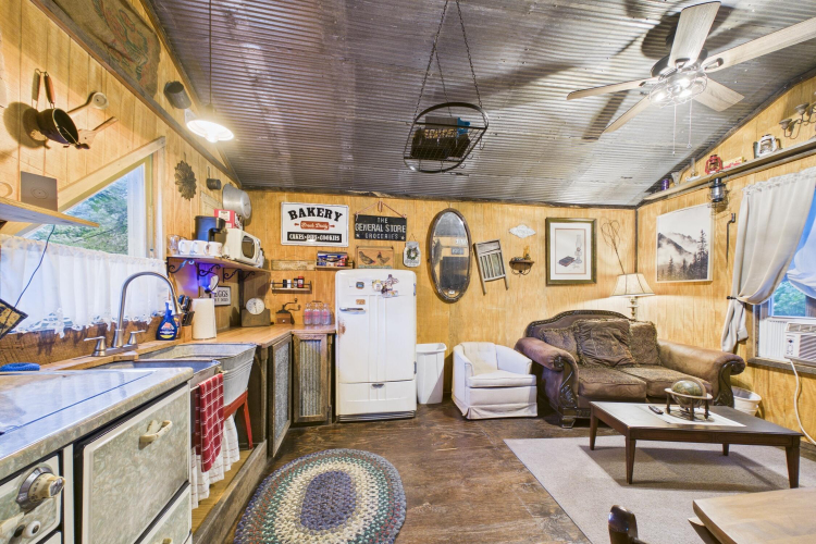 Listing Image 81