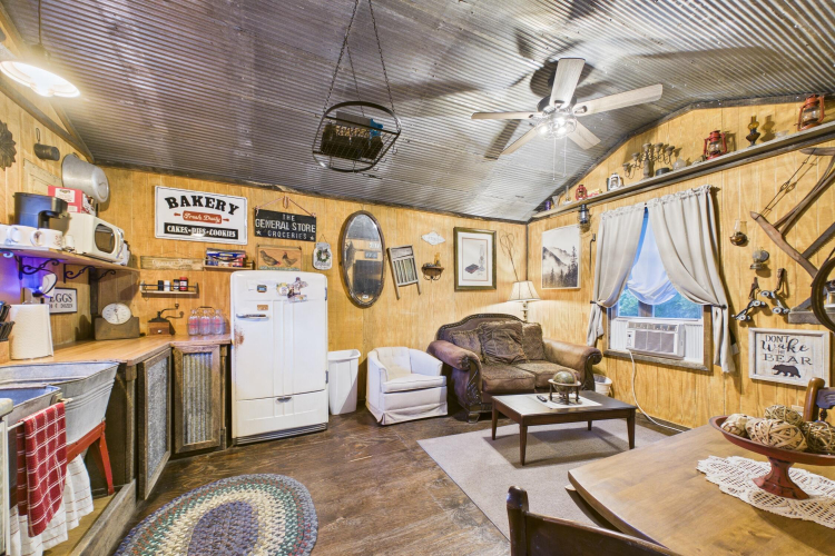 Listing Image 82