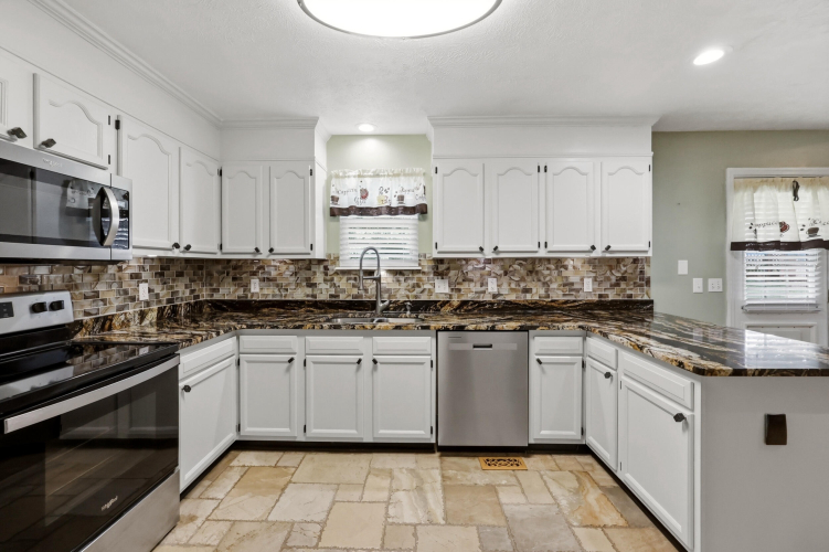 Listing Image 13