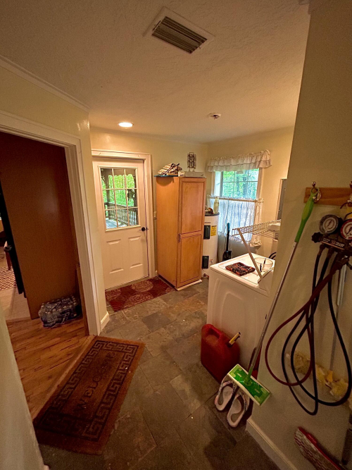Listing Image 90