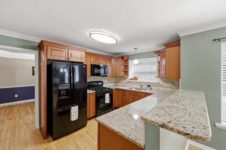 Listing Image 5
