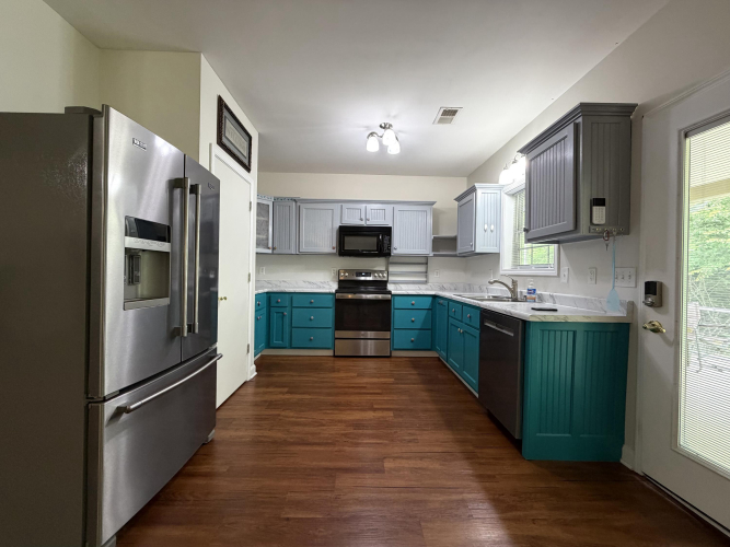 Listing Image 9