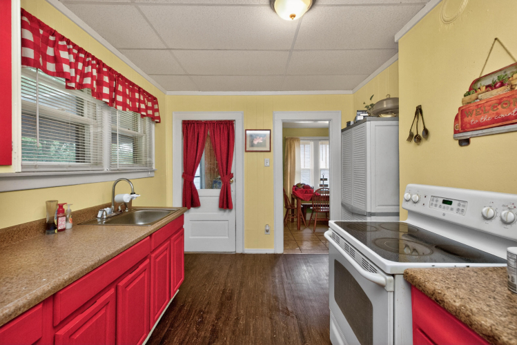 Listing Image 12
