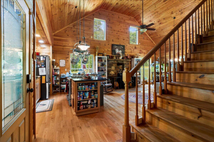 Listing Image 6