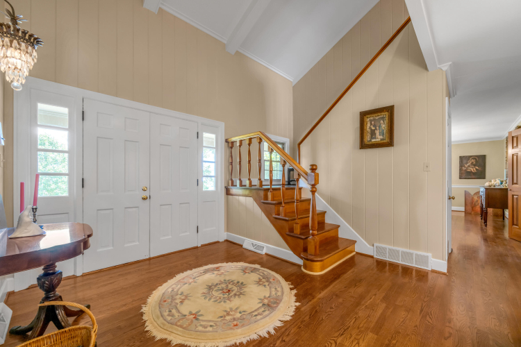 Listing Image 6
