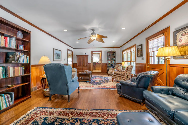Listing Image 9