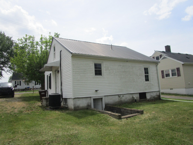 Listing Image 5