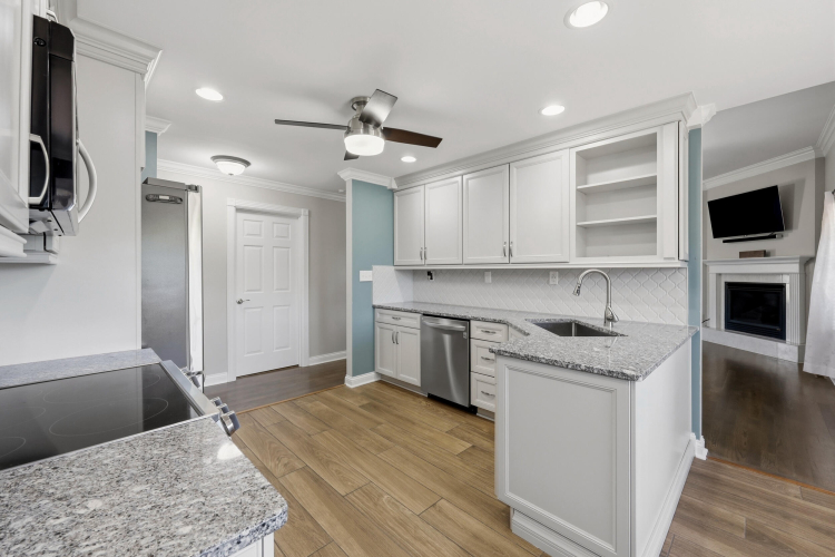 Listing Image 14