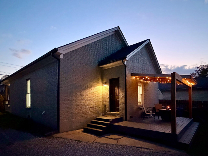 Listing Image 6