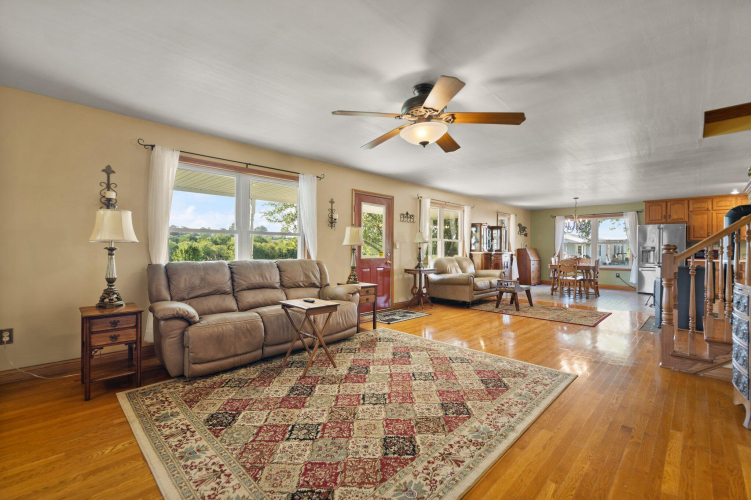 Listing Image 10
