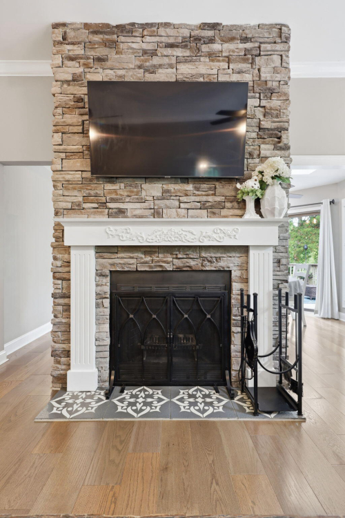 Listing Image 12