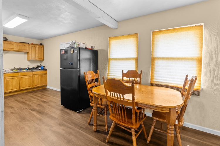 Listing Image 19
