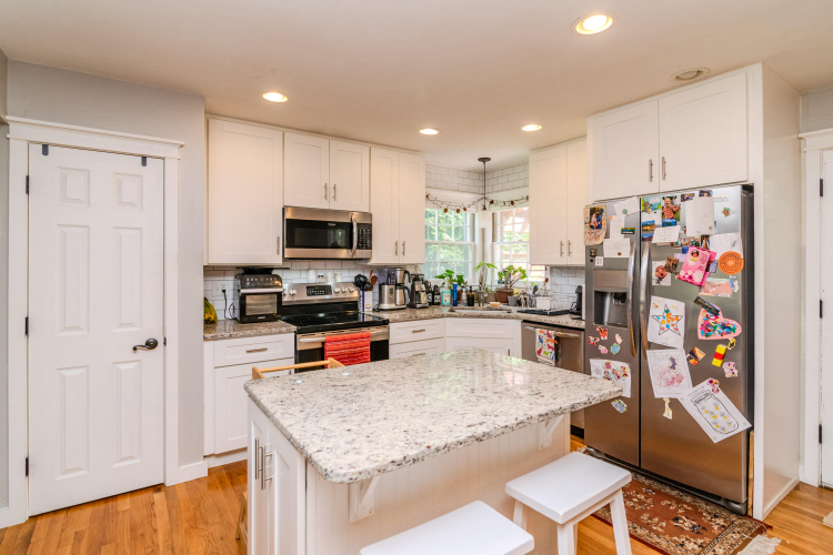 Listing Image 15