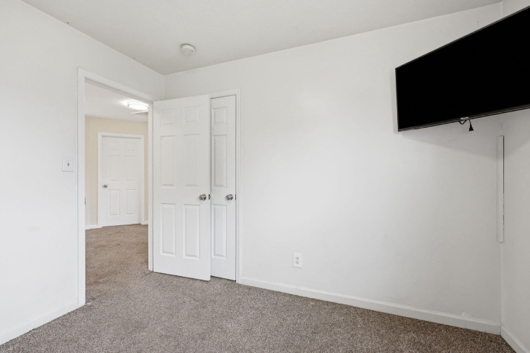 Listing Image 37