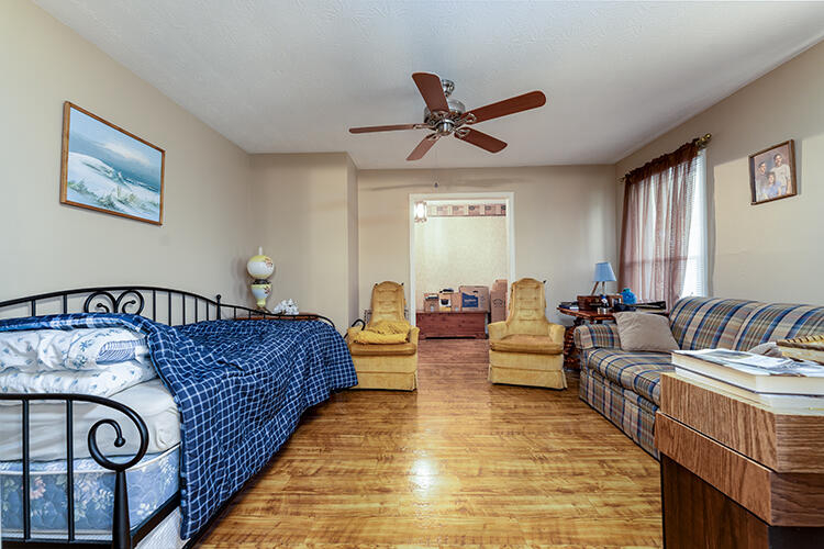 Listing Image 17