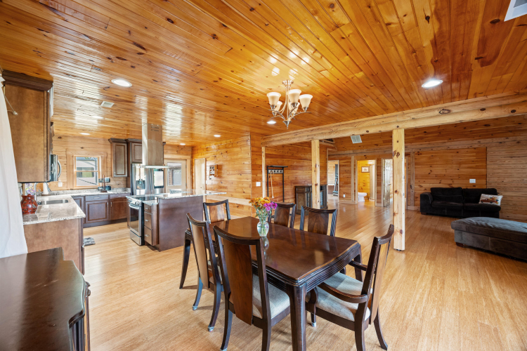 Listing Image 9