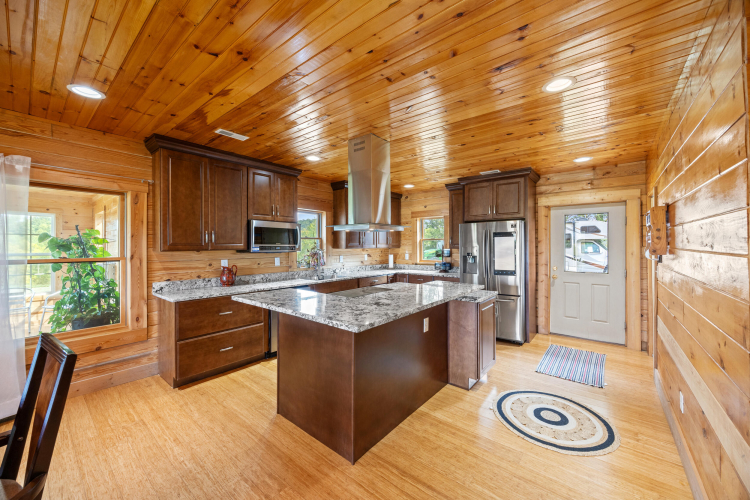 Listing Image 10